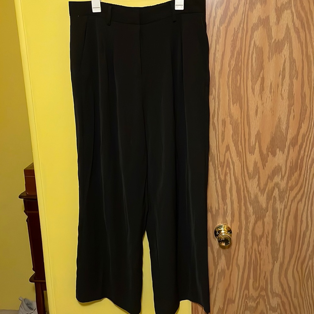 NWOT Wide leg business pants.